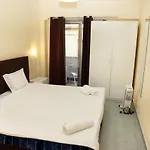Guest house Lisbon Suite Home 2*