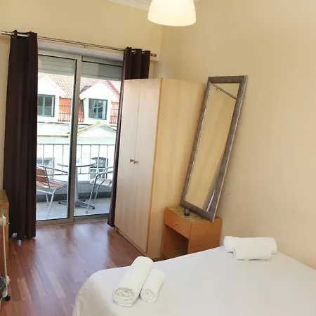 Lisbon Suite Home 2*