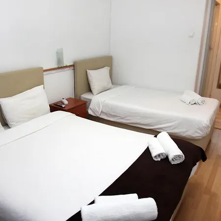 Guest house Lisbon Suite Home 2*