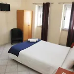 Lisbon Suite Home Pensjonat 2*