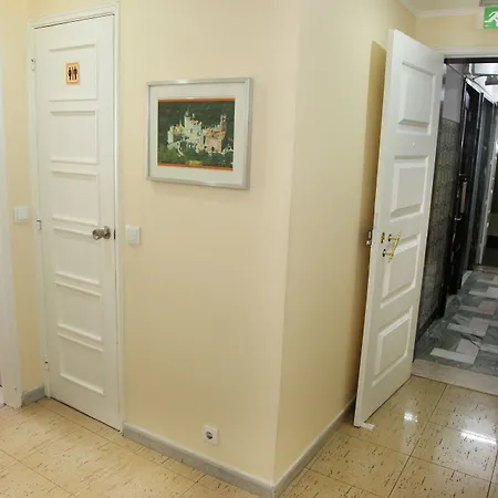 Lisbon Suite Home בית הארחה 2*