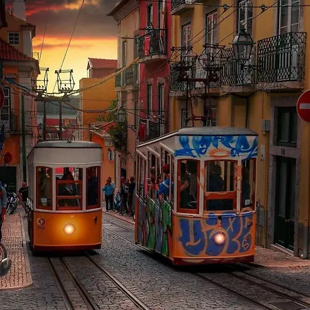 Πανσιόν Lisbon Suite Home