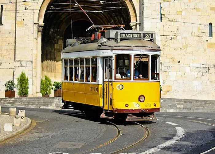 Lisbon Suite Home 2*