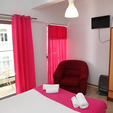 Lisbon Suite Home بيت ضيافة 2*